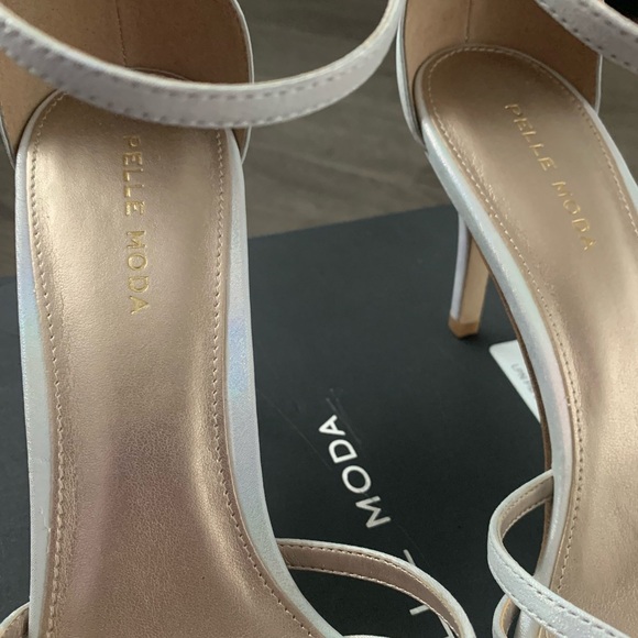 Pelle Moda Ronnie Ankle Strap Sandal Size 10 Silver Digital Foil Metallic - NWB - Picture 9 of 15